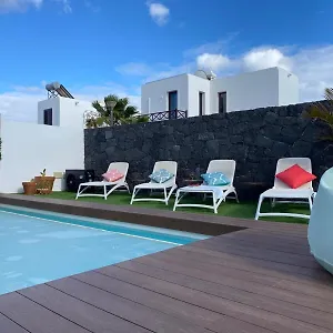 https://villa-lanzarote-playa-blanca-lanzarote.in-canary-islands.com